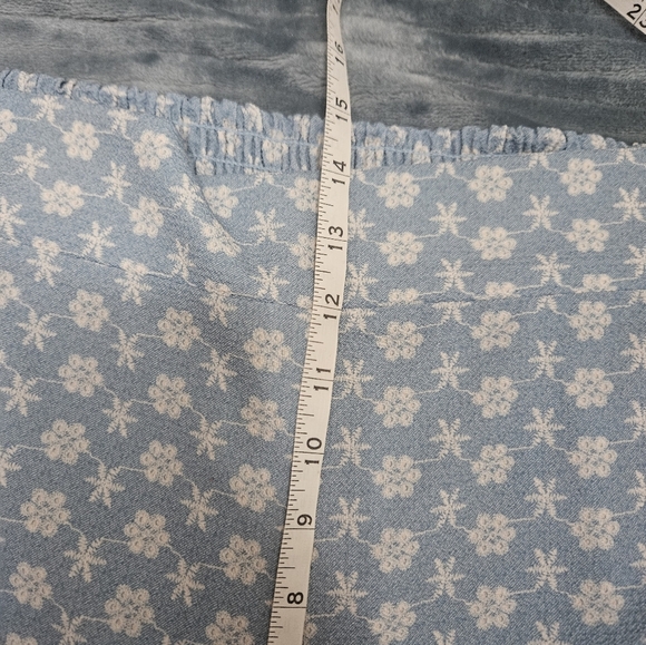 BCBG Blue Floral Ruffle Stretch Shorts! - Picture 4 of 5